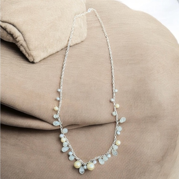Elegant Beaded Pearl and Crystal Necklace - Picture 6 of 8